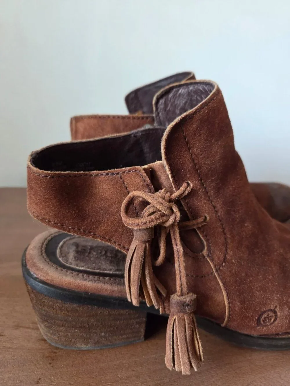 EUC BORN GENUINE LEATHER BROWN STACKED HEEL BOOTIE SHOES SIZE 9.5